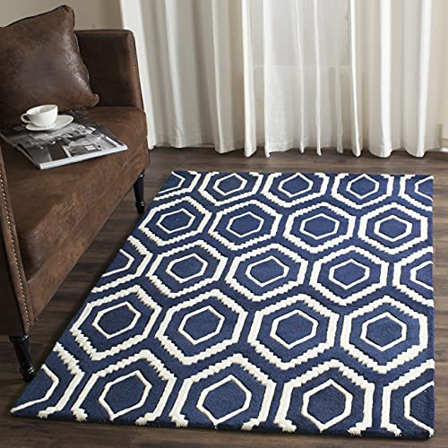 SAFAVIEH Zeitgenössische Teppich für Wohnzimmer, Esszimmer, Schlafzimmer - Chatham Collection, Kurzer Flor, Dunkelblau und Elfenbein, 152 X 244 cm