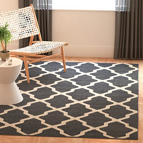 SAFAVIEH Geometrisch Teppich für Wohnzimmer, Esszimmer, Schlafzimmer - Cambridge Collection, Kurzer Flor, Dunkelgrau und Elfenbein, 152 X 244 cm
