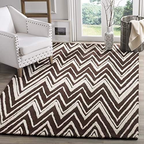 SAFAVIEH Modern Teppich für Wohnzimmer, Esszimmer, Schlafzimmer - Cambridge Collection, Kurzer Flor, Braun und Elfenbein, 152 X 244 cm