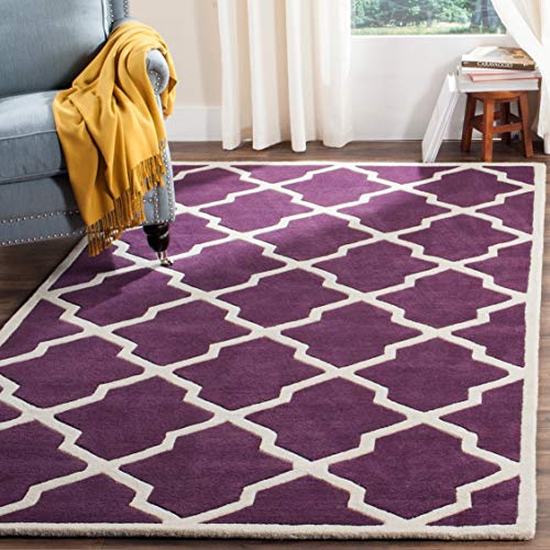 SAFAVIEH Zeitgenössische Teppich für Wohnzimmer, Esszimmer, Schlafzimmer - Chatham Collection, Kurzer Flor, Lila und Elfenbein, 152 X 244 cm