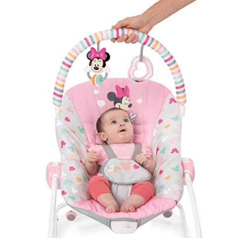 Bright Starts, Disney Baby Minnie Mouse Forever Besties, Wippe für Babies und Kleinkinder, mit beruhigenden Vibrationen, abnehmbarem Spielzeugbogen und 2 Spielzeugen, rose, 12209