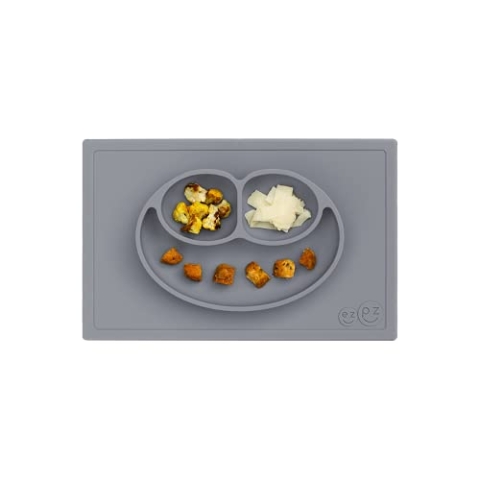 ezpz Happy Mat (grau) – 100% Silikon-Saugnapfplatte mit integriertem Tischset für Kleinkinder + Vorschüler – geteilter Teller – spülmaschinenfest