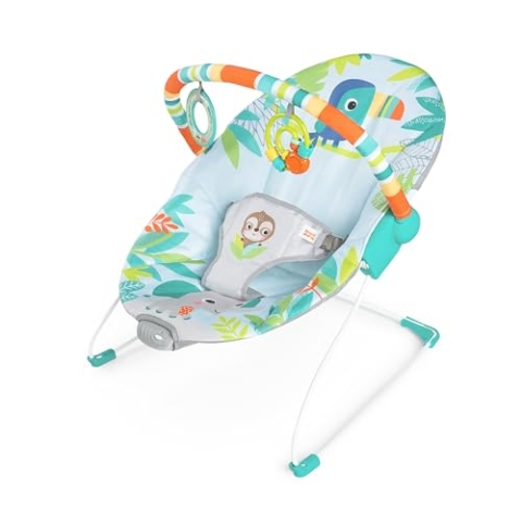 Bright Starts, Rainforest Vibes Babywippe Babyschaukel mit Vibrationen, Spielbogen, 2 Spielzeugen, Sicherheitsgurt und rutschfesten Füßen