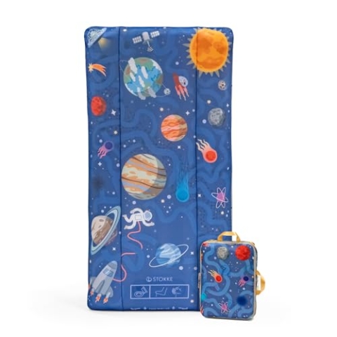 Stokke JetKids CloudSleeper, Space Maze - Aufblasbares Kinderreisebett - Mit integrierter Pumpe und Packbeutel - Ideal für Kinder ab 2 Jahren