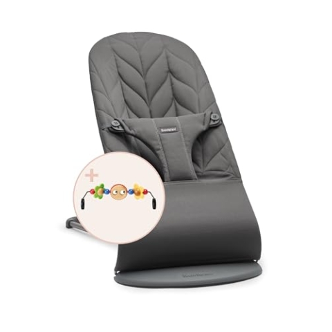 BabyBjörn Babywippe Bliss, Gewebt, Blütenblatt-Steppung, Anthrazitgrau mit Spielzeug für Babywippe, Fröhliche Augen
