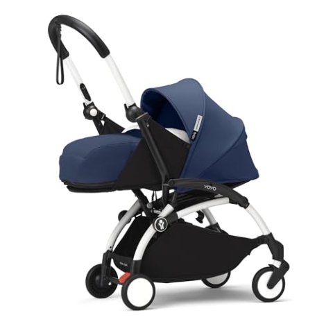 Stokke YOYO3 Gestell (Weiß) mit 0+ Neugeborenen Set (Air France Blue) - Inklusive Matratze, Fünfpunktgurt, ausziehbarem Verdeck, gepolsterte Schultergurte & schützende Aufbewahrungstasche
