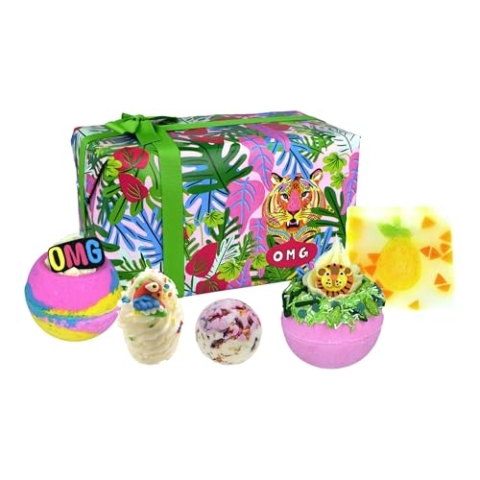 Bomb Cosmetics OMG Wild Animal Print 5-teiliges handgefertigtes verpacktes Badeset mit ätherischen Ölen, inklusive Badekugeln, Seife, Bademalve und Badecreme