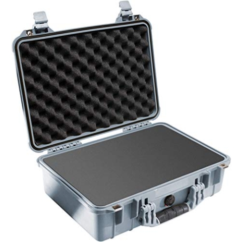 PELI 1500 Beliebter Schutzkoffer für Empfindliche Ausrüstung, IP67 Wasser- und Staubdicht, 19L Volumen, Mit Schaumstoffeinlage (Anpassbar), Silber