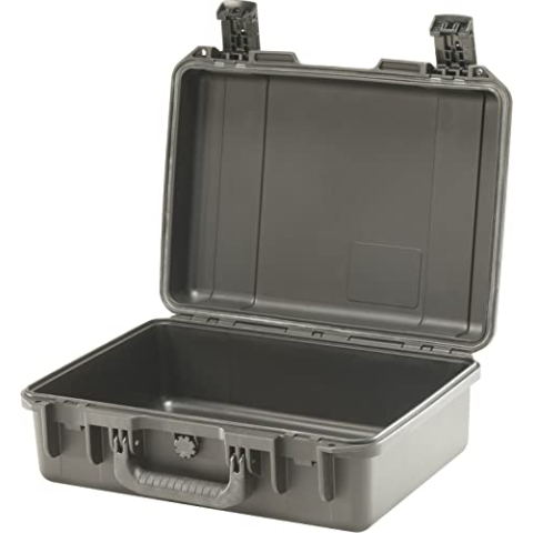 PELI Storm IM2300 Robuster Schutzkoffer für Sicheren Transport, Wasser- und Staubdicht, 20L Volumen, Ohne Schaum, Schwarz