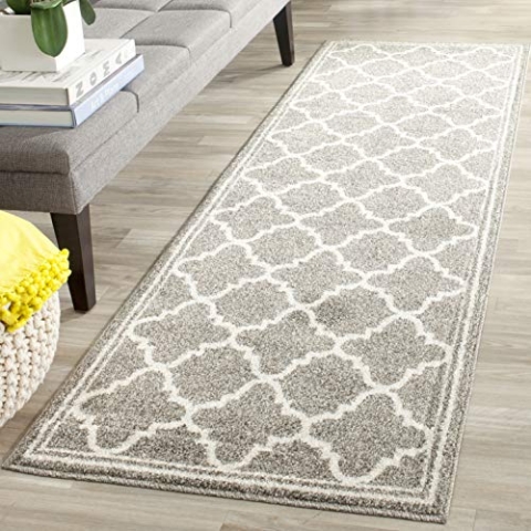 SAFAVIEH Boho Teppich für Wohnzimmer, Esszimmer, Schlafzimmer - Amherst Collection, Kurzer Flor, Dunkelgrau und Beige, 69 X 213 cm