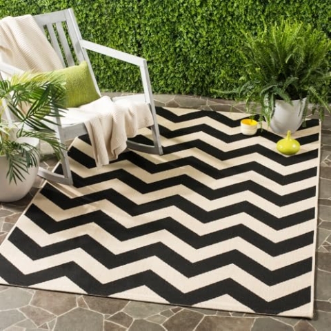 SAFAVIEH Geometrisch Teppich für Wohnzimmer, Esszimmer, Schlafzimmer - Courtyard Collection, Kurzer Flor, Schwarz und Beige, 122 X 170 cm