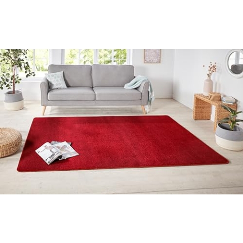 Hanse Home Nasty Teppich – Wohnzimmerteppich Flauschiger Kurzflor Einfarbig Unifarben für Esszimmer, Wohnzimmer, Kinderzimmer, Flur, Schlafzimmer, Küche – Uni Rot, 140x200cm