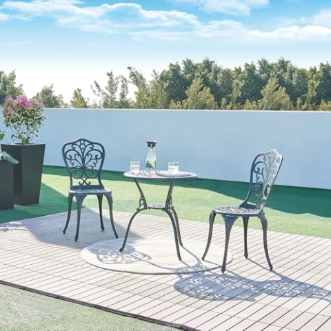 casa.pro Bistro Set Lupsam Balkonmöbel Set 3-teilig Outdoor Sitzgruppe aus Aluminiumguss runder Bistrotisch mit 2 Stühlen wetterfest Dunkelgrau mit grüner Patina Gartenmöbelset