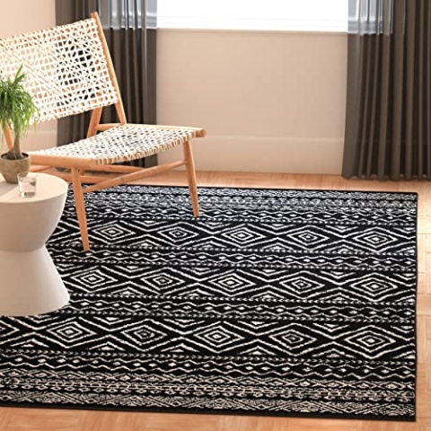 SAFAVIEH Boho Teppich für Wohnzimmer, Esszimmer, Schlafzimmer - Tulum Collection, Kurzer Flor, Schwarz und Elfenbein, 122 X 183 cm