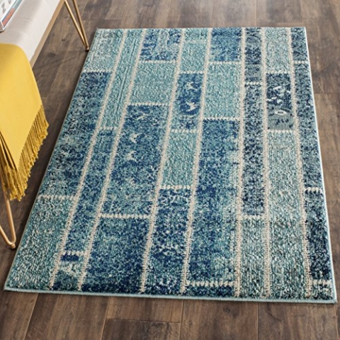 SAFAVIEH Boho Teppich für Wohnzimmer, Esszimmer, Schlafzimmer - Monaco Collection, Kurzer Flor, Blau und Multi, 91 X 152 cm