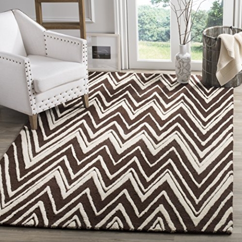 SAFAVIEH Modern Teppich für Wohnzimmer, Esszimmer, Schlafzimmer - Cambridge Collection, Kurzer Flor, Braun und Elfenbein, 152 X 244 cm