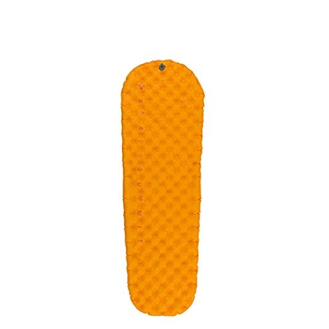 Sea to Summit - Ultralight Insulated Air Isomatte Small - Thermolite Ultraleichte Schlafmatte - Besonders kompakt - Pillow Lock-System - 2,5 Jahreszeiten - Pumpsack - Wandern - Orange - 430g