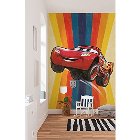 Komar Disney Vlies Fototapete - Cars Jump - Größe: 200 x 280 cm (Breite x Höhe) - Auto, Jungenzimmer, rot, Kinderzimmer, Tapete - IADX4-055