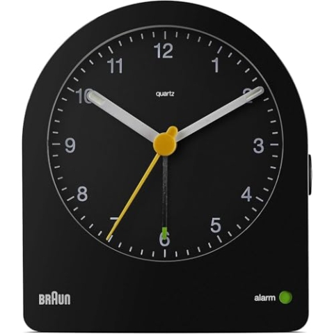 Braun Classic Analogwecker mit Schlummerfunktion und kontinuierlicher Hintergrundbeleuchtung, leises Quarzwerk, Crescendo-Piep-Wecker in Schwarz, Modell BC22B.