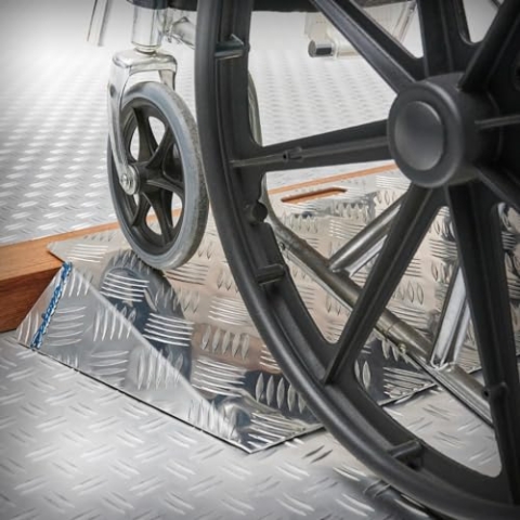 Türschwellenrampe Kurz - Bei Höhenunterschieden von 6-9 cm einsetzbar - Totale Länge 40 cm Silber