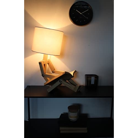 Winkee - Emil die Sitzende Tischleuchte - Lustige Nachttischlampe | Kabelgebundene Holz LED Tischlampe | Tischlampe LED im Männchen-Design | Geschenk zu Weihnachten, Ostern, Geburtstag