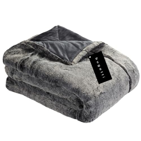 bugatti Kunstfell Decke 150x200 cm – Kuscheldecke aus hochwertigen Fellimitat grau, Tagesdecke mit toller Felloptik, extra weiche und angenehm wärmende Felldecke