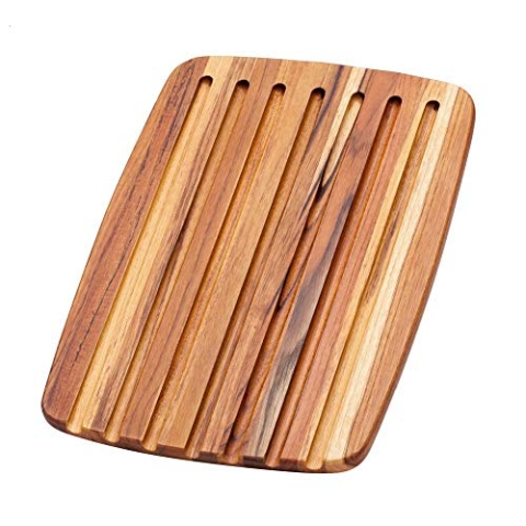 Teakhaus Essential Teakholz Brotschneidebrett mit Rillen | 41 x 28 x 1,4 cm | FSC zertifiziertes, hochwertiges Brotschneidebrett mit krümelfang | Holzbrett Küche für Brot und mehr