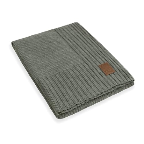 KNIT FACTORY - Uni Gestrickte Decke - Wohndecke - Kuscheldecke - Gestrickte Sofadecke - Plaid aus Wolle - Wolldecke - Urban Green - 160x130 cm