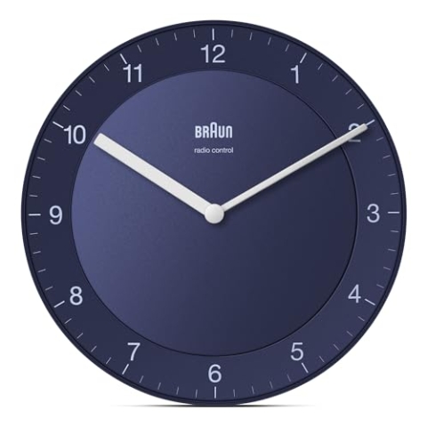 Braun Klassische Funkwanduhr Mitteleuropäische Zeitzone (MEZ/GMT+1) mit ruhigem Uhrwerk, leicht lesbarem Zifferblatt mit 20 cm Durchmesser in Blau, Modell BC06BL-DCF.