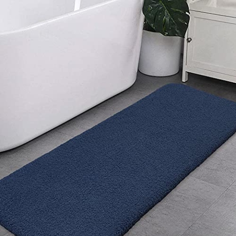 Badematte Rutschfest Badteppich Extra Lange Verdickt Badezimmerteppich Weich Badeteppich Flauschige Mikrofaser Badvorleger Badläufer, Supersaugfähig, Maschinenwaschbar - 50 x 122cm (Marineblau)