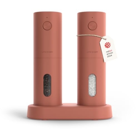 LARS NYSØM Salz und Pfeffer Mühle Elektrisch 2er Set mit einstellbarem Keramik-Mahlwerk von grob bis fein I Design Gewürzmühlenset Automatisch (2 Stück) (Brick Red)