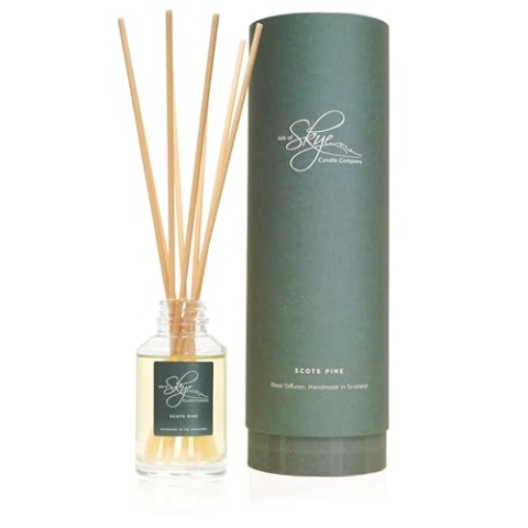 Isle of Skye Candle Company Scots Pine Schilfrohr-Diffusor | Premium-Duft | handgegossen in Schottland | Elegante Schottenkaro-Verpackung | 10 Wochen Diffusionszeit | Pflanzlicher, nachhaltiger Augeo