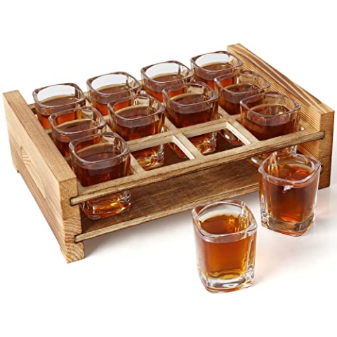 BELLE VOUS Shot Gläser Set 12 Teilig mit Tablett Serviertablett aus Gebranntem Holz - 60 ml Klare Raki Gläser mit Schwerem Boden - Für Likör, Tequila, Wodka & Cocktails - Für Partys, Clubs & Bar