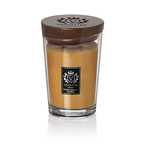 Vellutier Duftkerze Spiced Pumpkin Soufflé, Kerze im Glas, Spezialrezeptur aus Samtigen Wachs, Verpackt in Hochwertigem Glas mit einem Holzdeckel, Mandel- und Zimt-Aroma, 16 x 11 cm, Groß, 515g