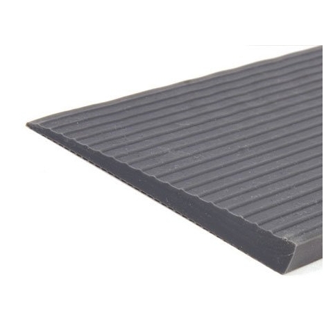 HomeCare Innovation | Gummi Rampe für innen 100cm Breit | Schwellenrampe | Türschwellenrampe (24 x 150 x 1000 mm)