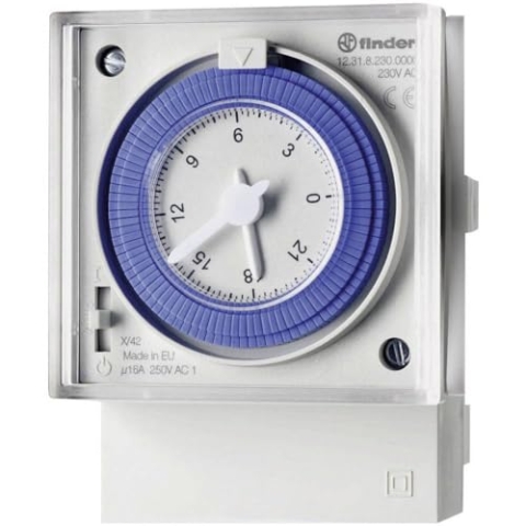 Finder Serie 12 – Tageszeitschalter, 16 A, 24 V