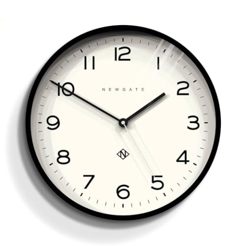 NEWGATE® Echo Nummer DREI | Eine Moderne Wanduhr mit einem minimalistischen grafischen Zifferblatt und einem zeitgenössischen, geradlinigen Gehäuse. (Schwarz)