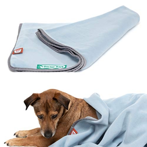 Doctor Bark | kuschelige Hundedecke waschbar bis 95°C, hygienische, weiche Fleecedecke für Sofa und Hundebett, Flauschige Haustierdecke - Made in Germany (L - 120x90 cm/Hellblau)