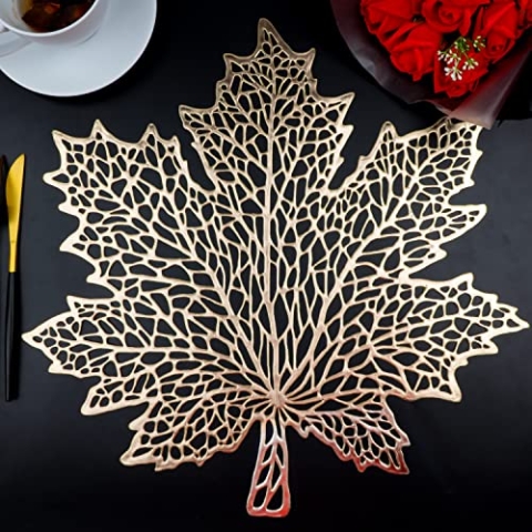Snowkingdom Goldblatt-Tischsets für Esstisch, 12 Stück, gepresstes Vinyl, Metallic-Tischsets, ausgehöhlt, Ahornblatt, Platzsets für Esstisch, Dekoration, Urlaub, Party, Hochzeit, Akzent, Mittelstück