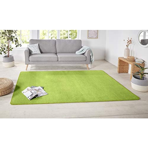 Hanse Home Nasty Teppich – Wohnzimmerteppich Flauschiger Kurzflor Einfarbig Unifarben für Esszimmer, Wohnzimmer, Kinderzimmer, Flur, Schlafzimmer, Küche – Uni Grün, 160x240cm