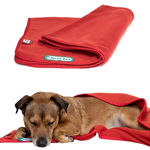 Doctor Bark | kuschelige Hundedecke waschbar bis 95°C, hygienische, weiche Fleecedecke für Sofa und Hundebett, Flauschige Haustierdecke - Made in Germany (L - 120x90 cm/Rot)