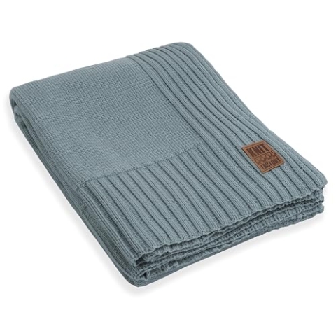 KNIT FACTORY - Uni Gestrickte Decke XL - Wohndecke - Kuscheldecke - Gestrickte Sofadecke - Plaid aus Wolle - Wolldecke - Stone Green - 195x225 cm