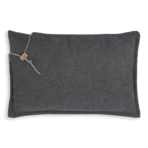KNIT FACTORY - Imre Kissen - Modernes Dekokissen mit feinmaschigen Strickmotiv - Kissenhülle mit Kissenfüllung - Rechteckige Sofakissen - 60x40 - Anthrazit