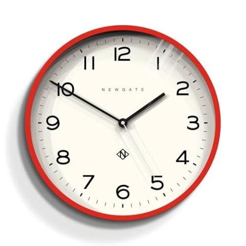 NEWGATE® Echo Nummer DREI | Eine Moderne Wanduhr mit einem minimalistischen grafischen Zifferblatt und einem zeitgenössischen, geradlinigen Gehäuse. (Rot)
