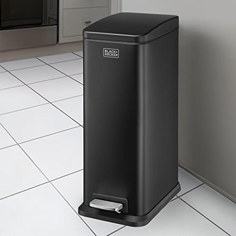 BLACK+DECKER BXBN0008E Slimline Treteimer mit sanft schließendem Deckel, Edelstahl, 20 l, 56 x 22 x 36 cm, Schwarz