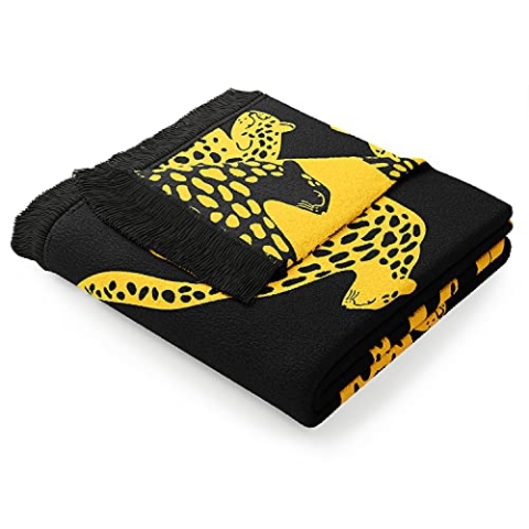 AmeliaHome Kuscheldecke 150x200 cm Decke mit Fransen Tagesdecke aus Baumwolle Gepard Muster Schwarz Gelb Zaria Cheetah