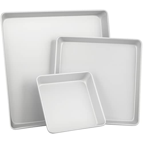 Wilton Performance Pans Quadratische Kuchenform Set/3: Backform Quadratisch für Gleichmäßige Wärmeverteilung Kuchenblech Tortenform Kuchenbackform - 20x20, 35x35 und 40x40 cm
