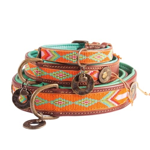 Dog with a Mission - Hundehalsband M | Farbenfroh Orange, Türkis | Perlen | Boho, Ethno, Ibiza, Hippie | Mittelgroße Hunde | Handgemacht | Modisch und Bunt | Aus weichem Echtes Leder | 2,5 cm Breit