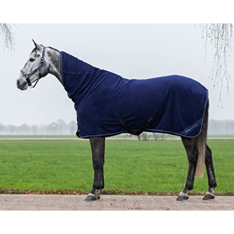 QHP Fleecedecke Abschwitzdecke Brilliance Halsteil Zierkordel Kreuzgurte (125 cm, Blueberry)