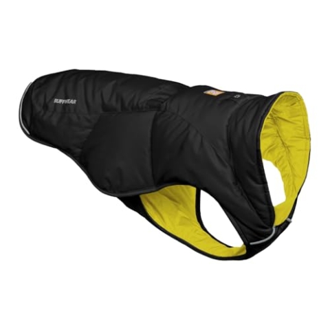RUFFWEAR Quinzee mittelgroße Hunde-Regenjacke, isolierter Allwetter-Hundemantel, Wasserabweisende Hundejacke, leichte Hundeweste und Tragetasche, Größe M, Obsidianschwarz